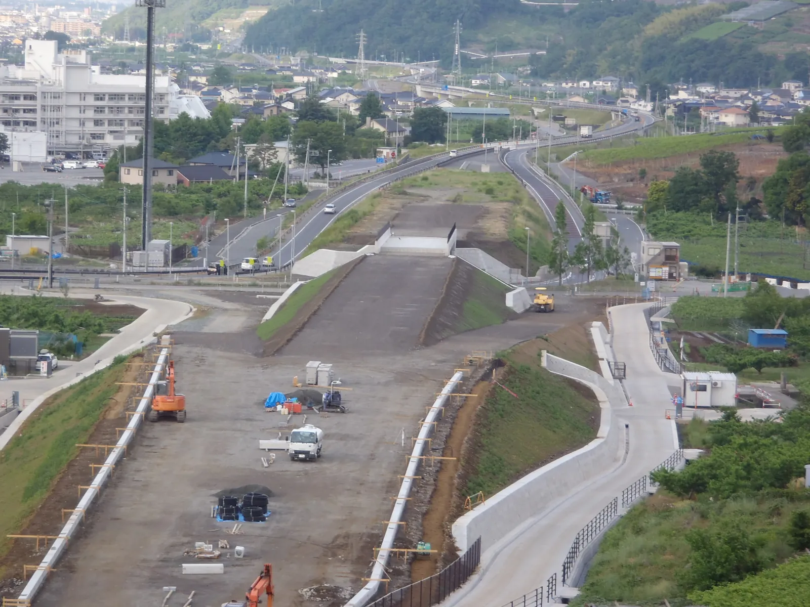 西関東道路の施工写真 4