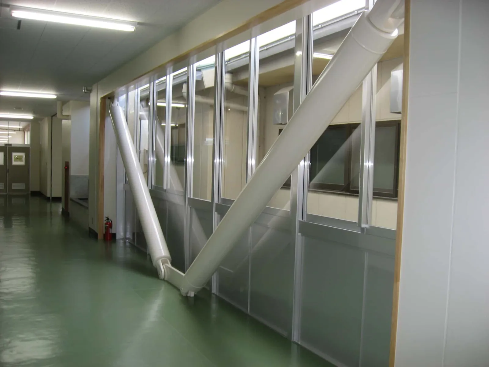 小学校耐震補強大規模改修の施工写真 3