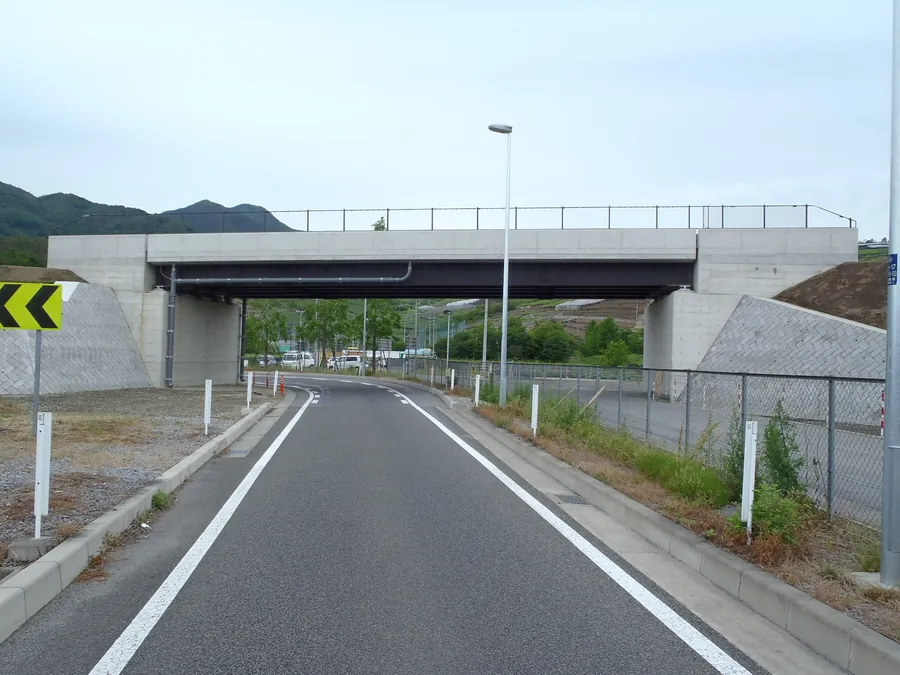 西関東道路の施工写真 1
